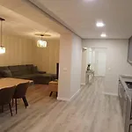 Apartman Esmeralda House Com Garagem Privada *