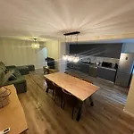 Esmeralda House Com Garagem Privada בראגה