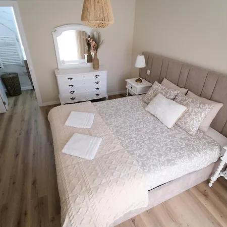 Esmeralda House Com Garagem Privada Apartment