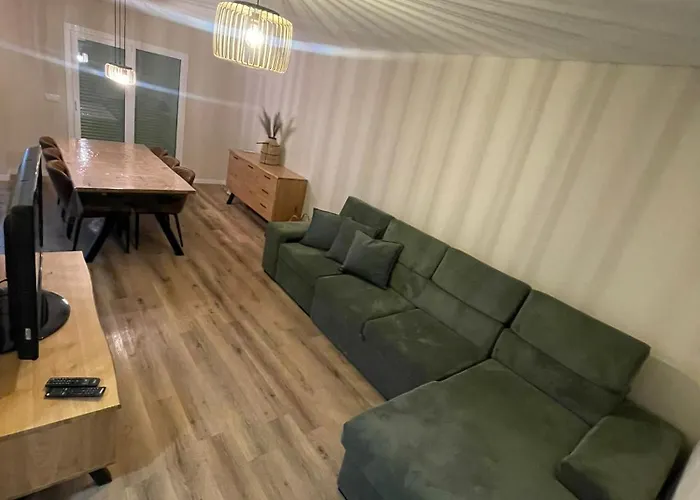 Esmeralda House Com Garagem Privada *