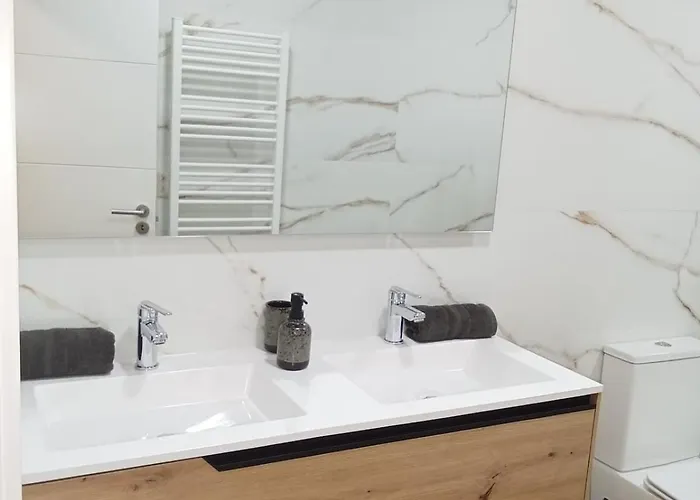 Esmeralda House Com Garagem Privada Appartamento *